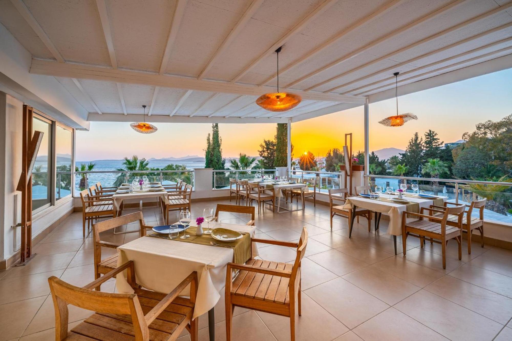 Labranda Tmt Bodrum Eksteriør bilde The restaurant at the hotel