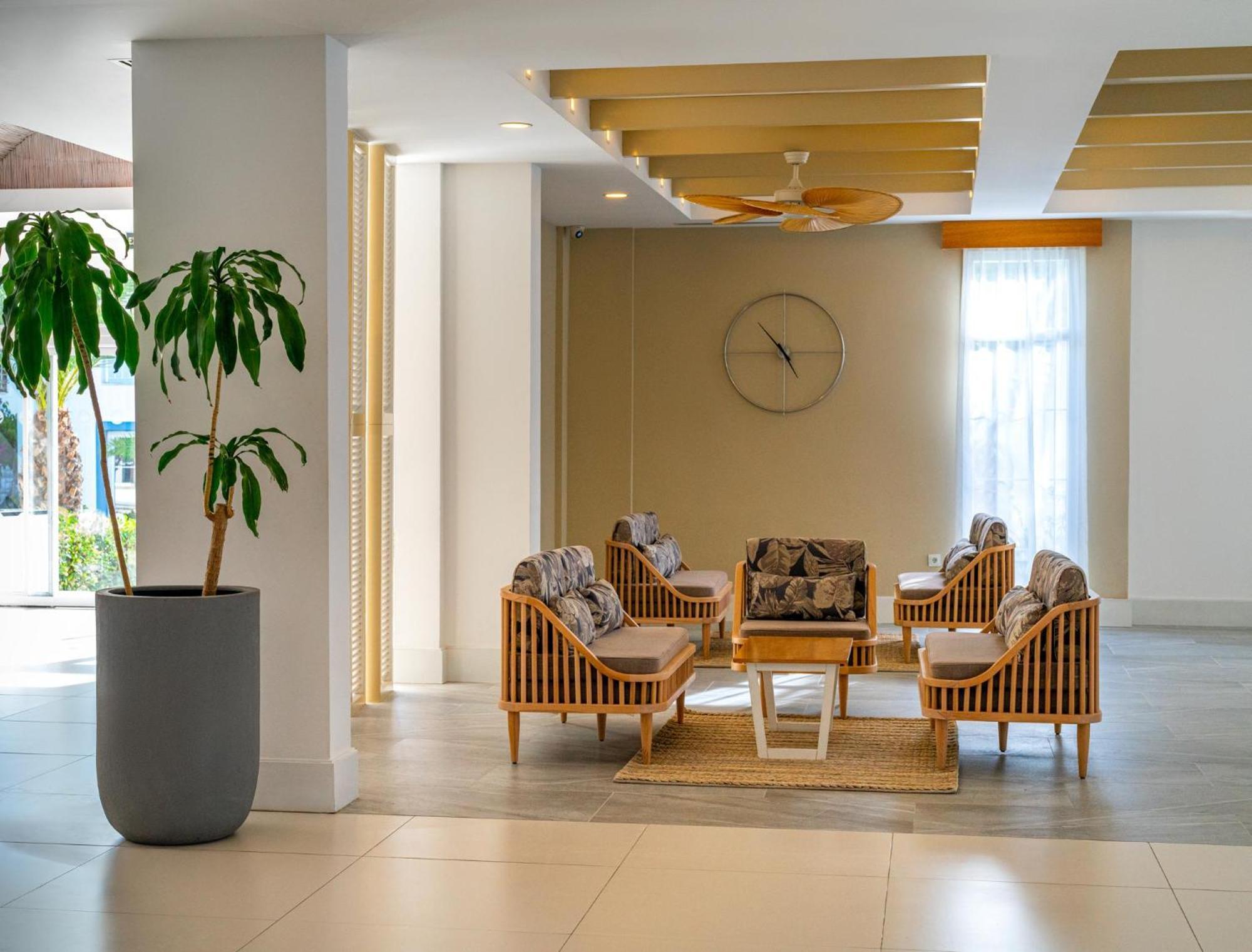 Labranda Tmt Bodrum Eksteriør bilde The lobby of the hotel